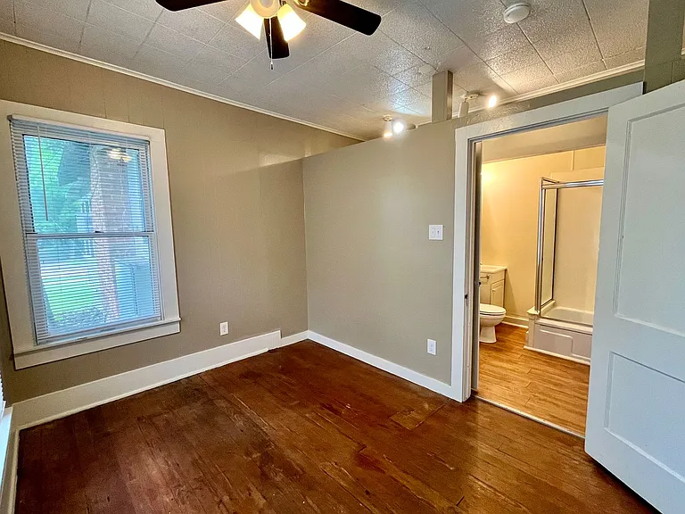 1002 Gregg St #CB — Photo 10