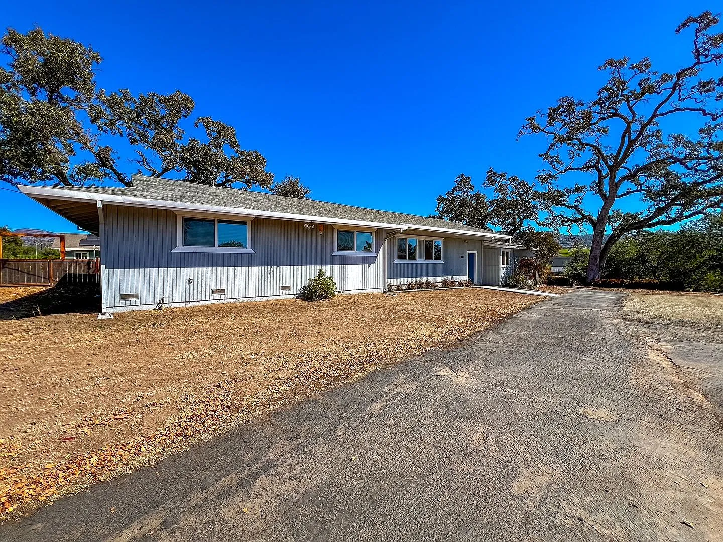 Spacious 5-Bedroom Napa Home with Large Shop & Scenic Views — Photo 2