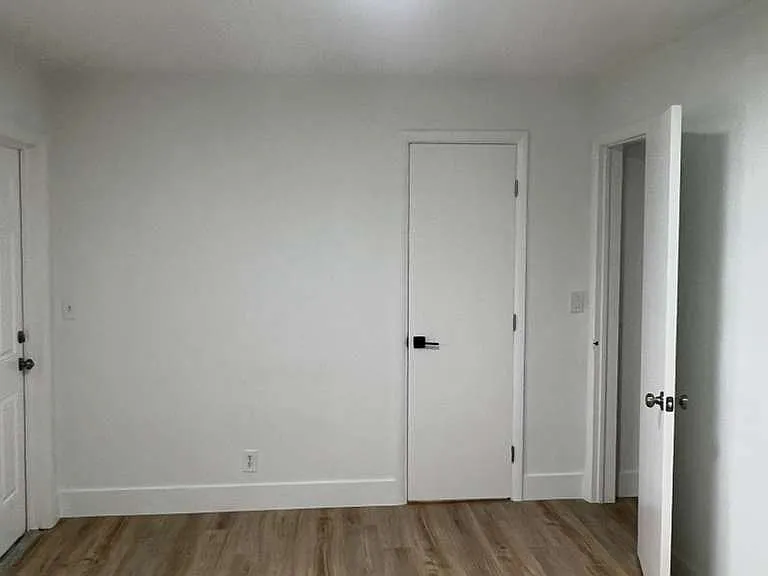 1530 SW 21st St #2 — Photo 6
