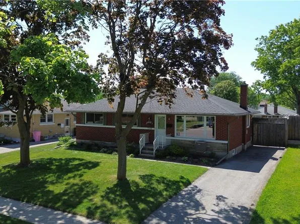 26 Woodhaven Rd, Kitchener, ON N2C 1T6