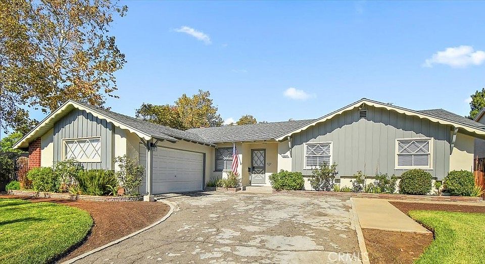 1st image of 1064 W Hawthorne St
