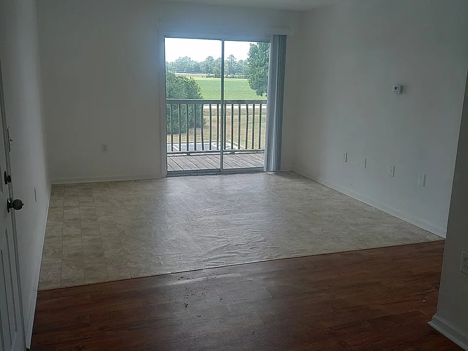 414 S Longstreet Rd E #8