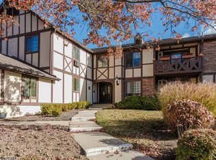 4 E Avon Ct, Chatham, NJ 07928