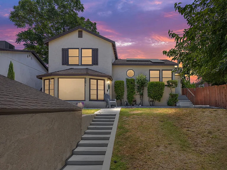 2803 Hawthorne Ave #B — Photo 1