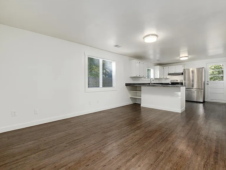 1323 Balsam Ave #2 — Photo 5
