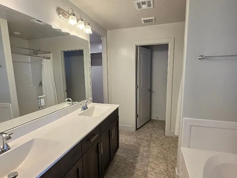 528 S Riverbed Dr — Photo 18