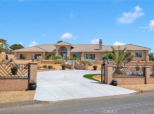 19420 Red Feather Rd, Apple Valley, CA 92307