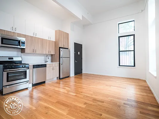 Rented by MySpaceNYC | media 23