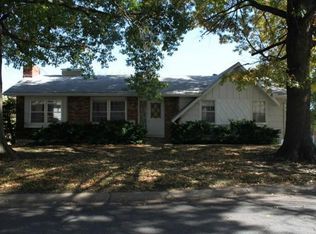 3405 S Hocker St, Independence, MO 64055