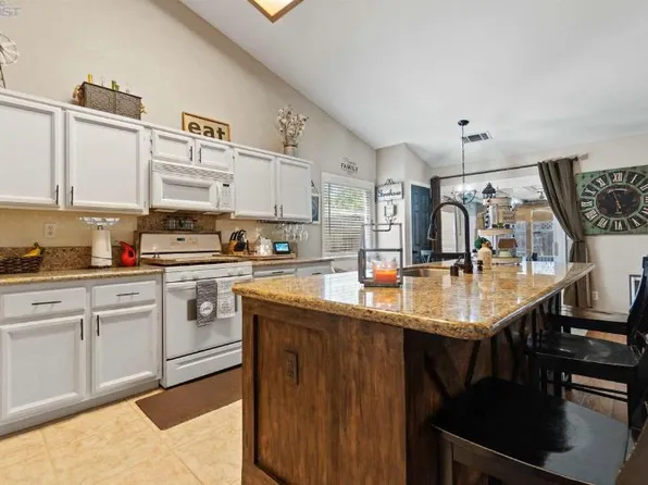 1104 Jordan Ln, Oakley, CA 94561