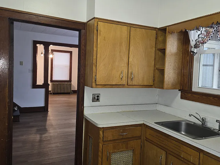 915 Coleman Ave — Photo 5