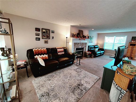 5th image of 2390 Urbana Ave SE