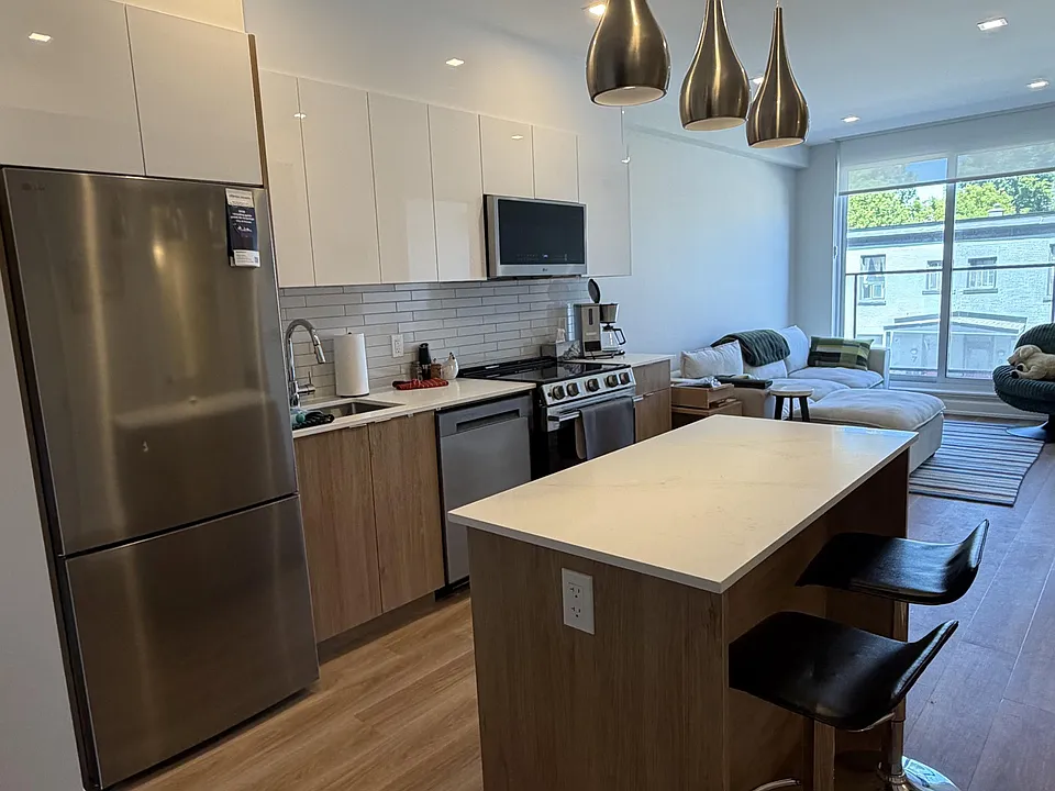 18 Hawthorne Ave #408