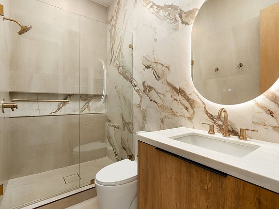 4th image of 4609 N Juniper Cir #A