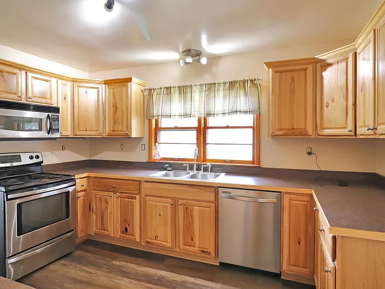 3156 Conlin Dr — Photo 6