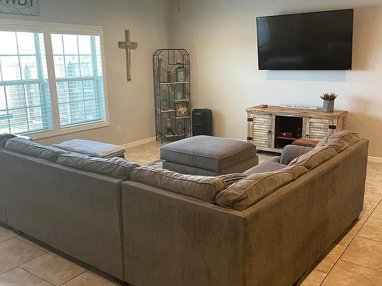 1430 Crescent Ridge Dr — Photo 8