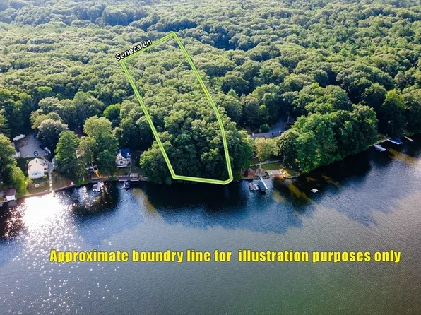 51-51 Seneca Ln #A, Sturbridge, MA 01566