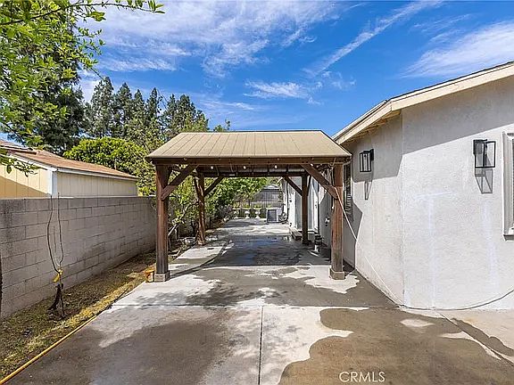 2nd image of 2028 E Cienega Ave