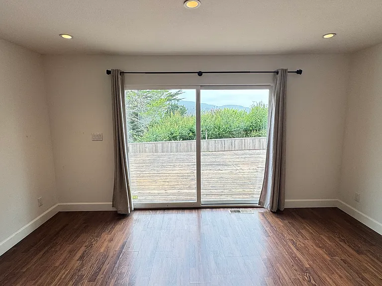 1134 Manzanita Dr — Photo 8