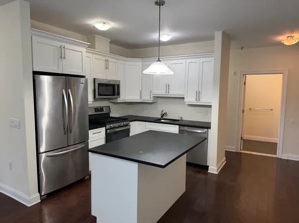 225 Walker Street image 3 of 17