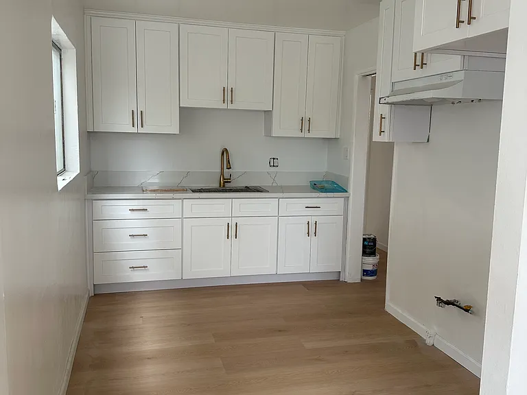 21109 S Santa Fe Ave — Photo 3