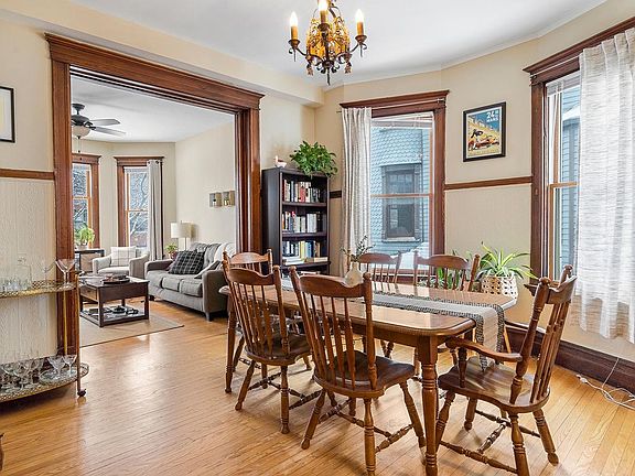 3rd image of 1917 W Berteau Ave APT 2