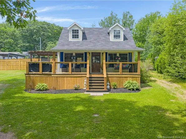 6 Maple Grove Ln, Cambridge Narrows, NB E4C 4B8