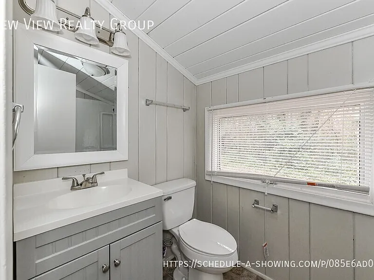217 Bennett St — Photo 35