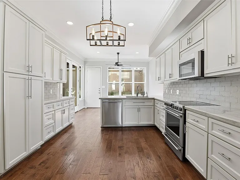 7535 Olympia Dr — Photo 13