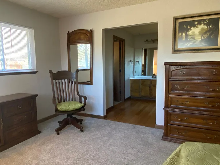 Shasta Way — Photo 17
