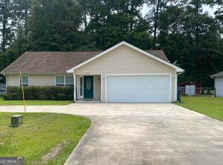 2068 Scrubby Bluff Rd, Kingsland, GA 31548