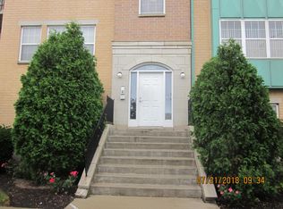 3540 S State St APT 201, Chicago, IL 60609
