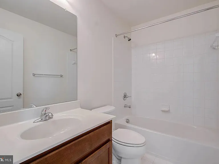 22648 Vienna Green Ter — Photo 11