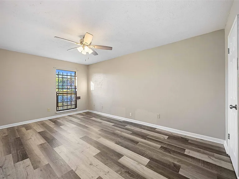 14515 Merry Meadow Dr — Photo 17