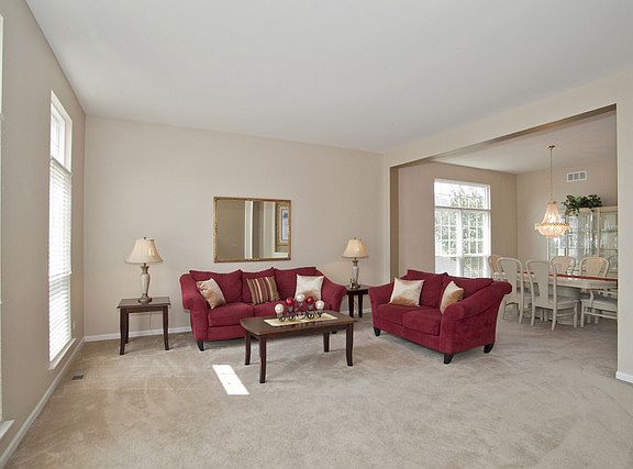 3rd image of 1323 Danhof Dr