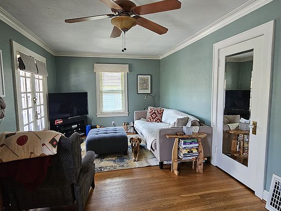 3rd image of 4629 Wyoming St