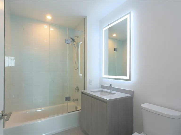 400 Central Ave #1806 — Photo 13