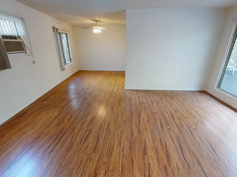 Parkvue Apartments — Photo 8