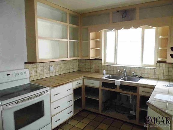 4th image of 6849 Fortuna Dr