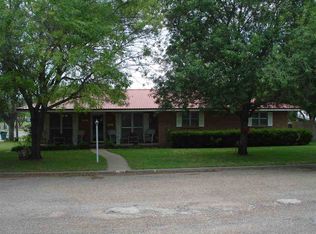 1109 W Three A St, Mc Gregor, TX 76657