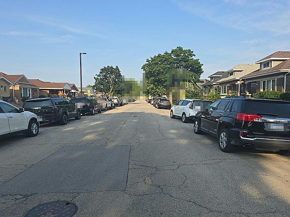 4th image of 7351 W 62nd Pl