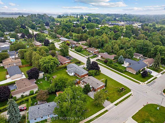 4th image of 39 Inverlyn Cres N