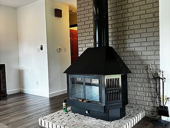 4th image of 104 Whitehall Ct