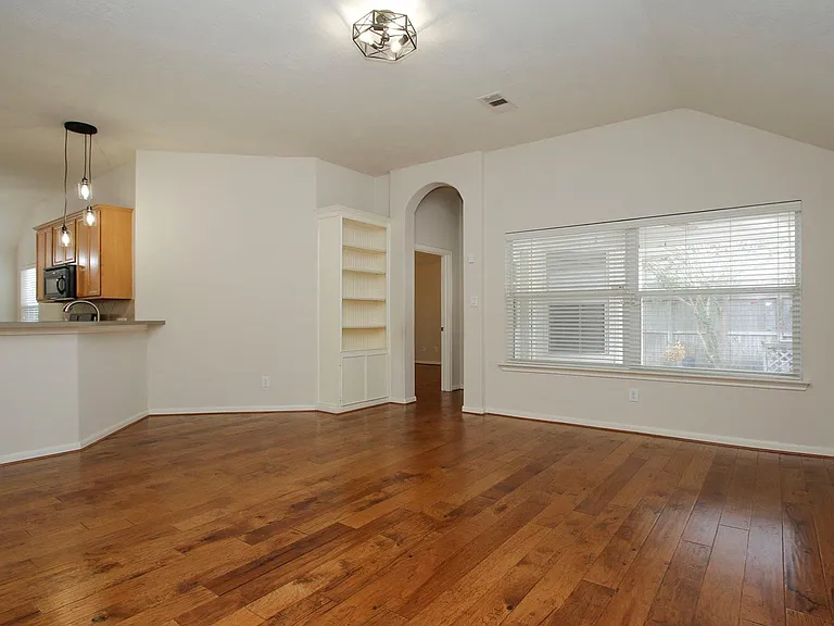 15938 Cottage Ivy Cir — Photo 8