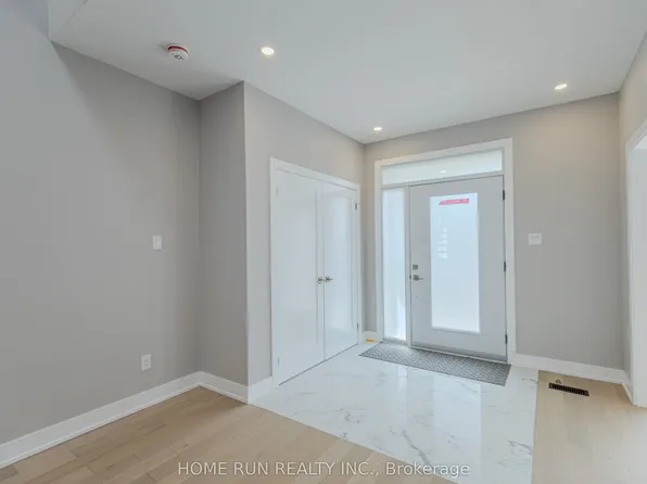 295 Dovercourt Ave, Ottawa, ON K1Z 7H4