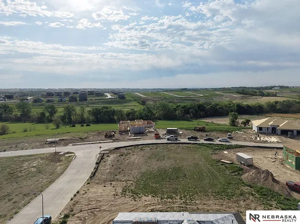 16603 Benjamin St, Bennington, NE 68007