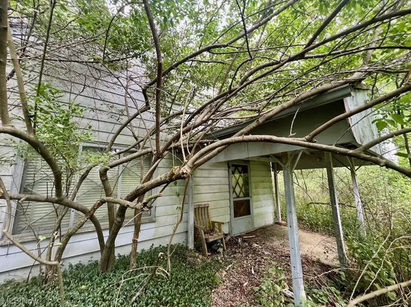 2011 Capper Dr SW, Carrollton, OH 44615