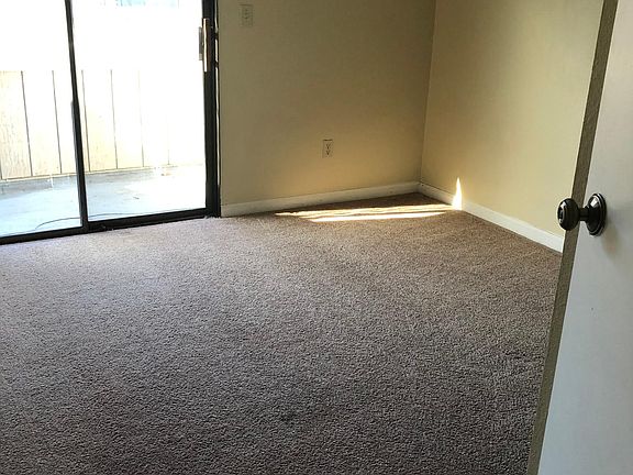 3rd image of 2890 Redwood Pkwy APT 122
