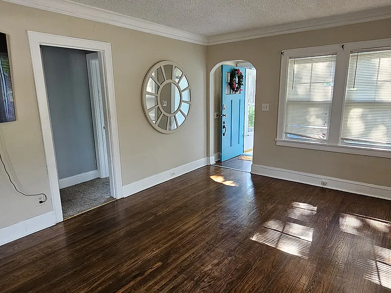 3358 Upton Ave N — Photo 4