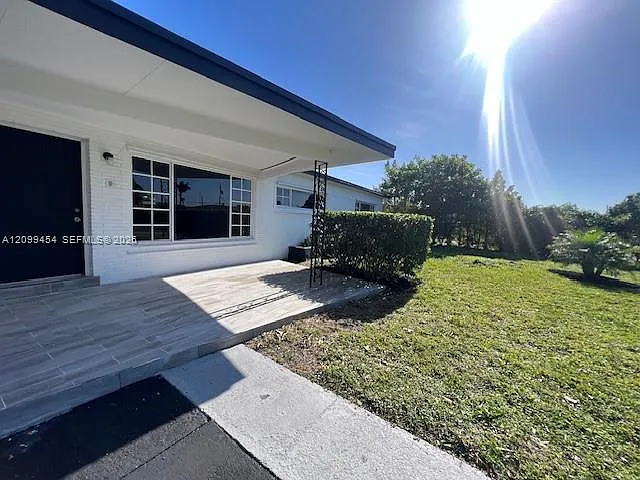 Pembroke Pines No 3 — Photo 2